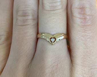 Vintage Solid 10k Yellow Gold Diamond Chevron Ring - Size 6