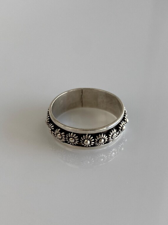 Vintage Solid Sterling Silver Flower Ring Band - … - image 8