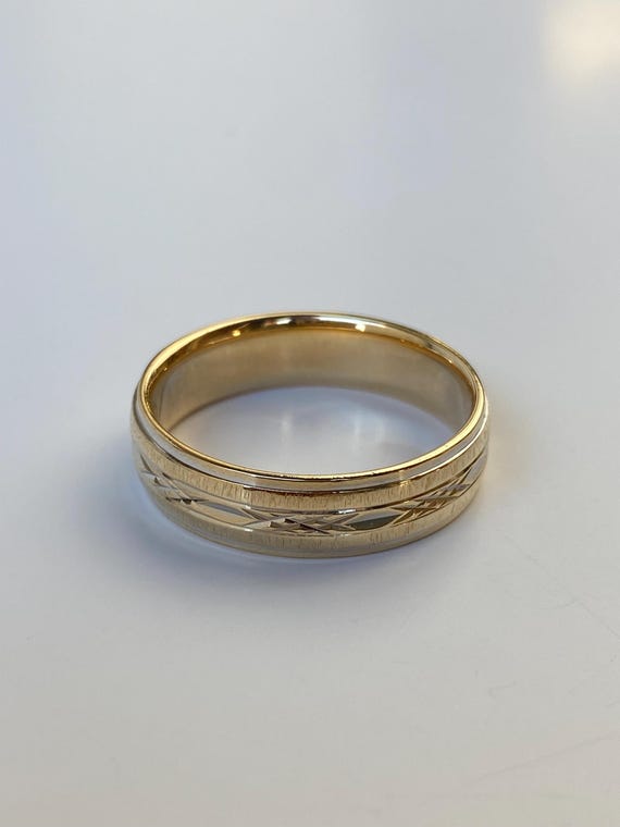 Vintage Solid 10k Yellow Gold Patterned Ring Band… - image 7