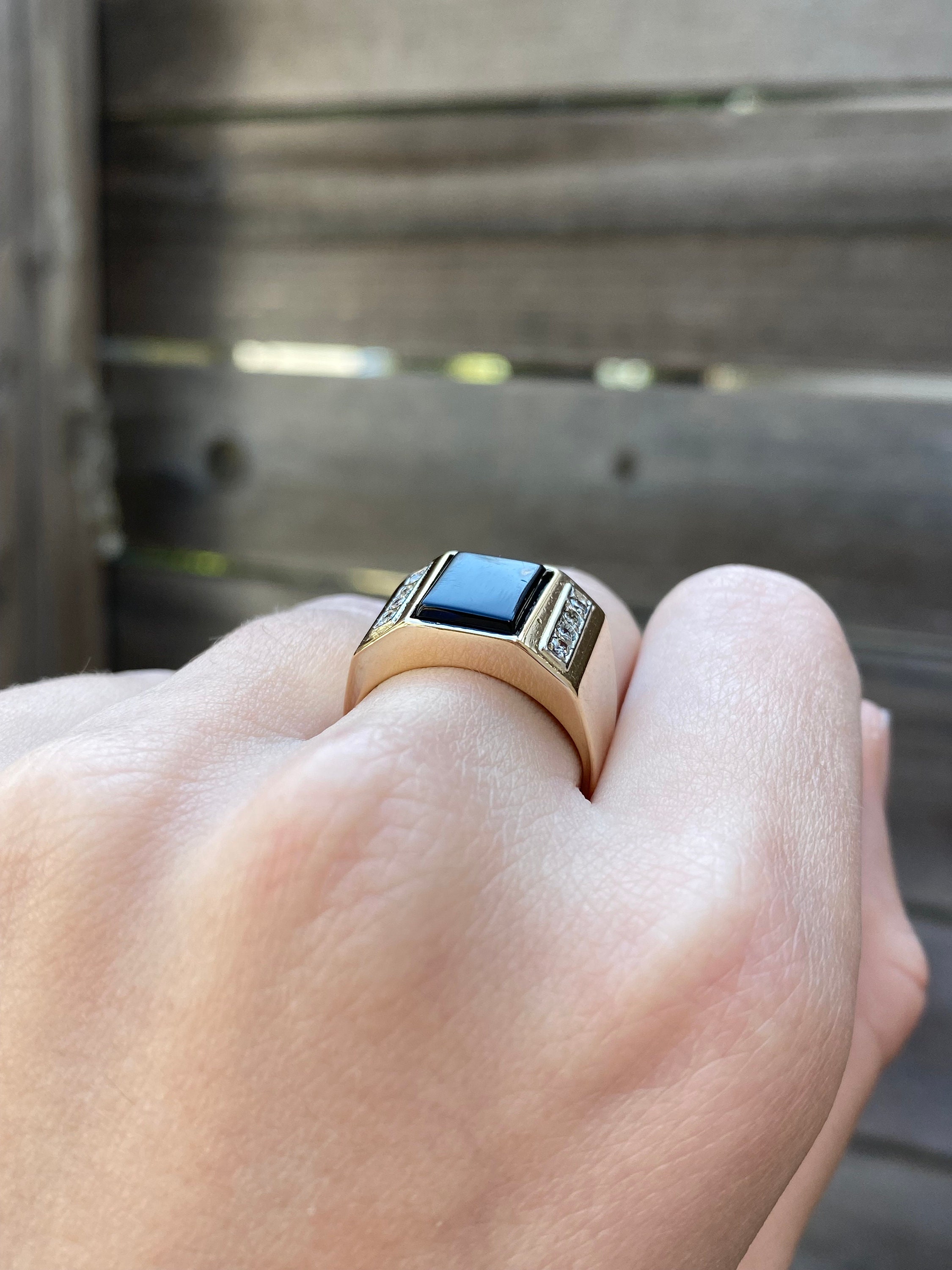 Vintage Solid 10k Yellow Gold Onyx & Diamond Ring - Size 7.5 Vintage Solid 10k Yellow Gold Onyx & Diamond Ring - Size 7.5