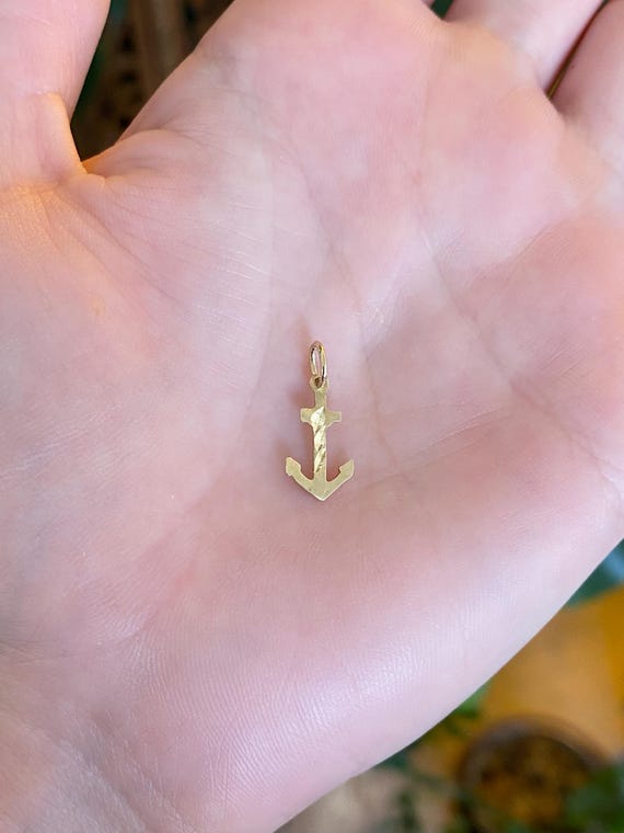 Vintage Solid 14k Yellow Gold Diamond Cut Anchor Charm