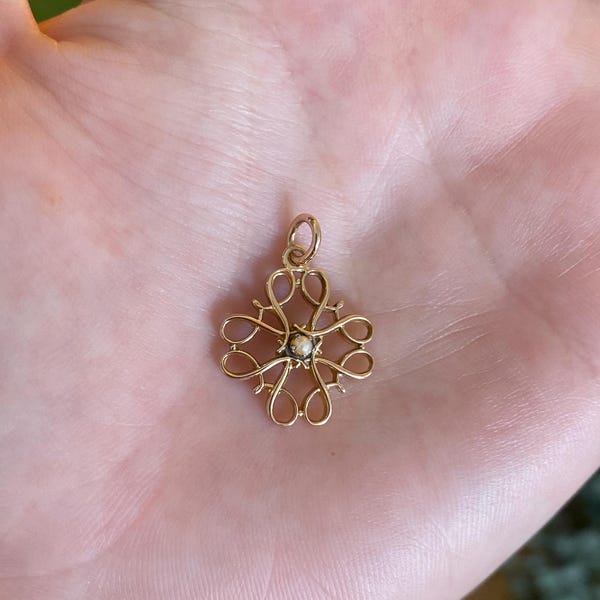 Vintage Solid 10k Yellow Gold Seed Pearl Charm