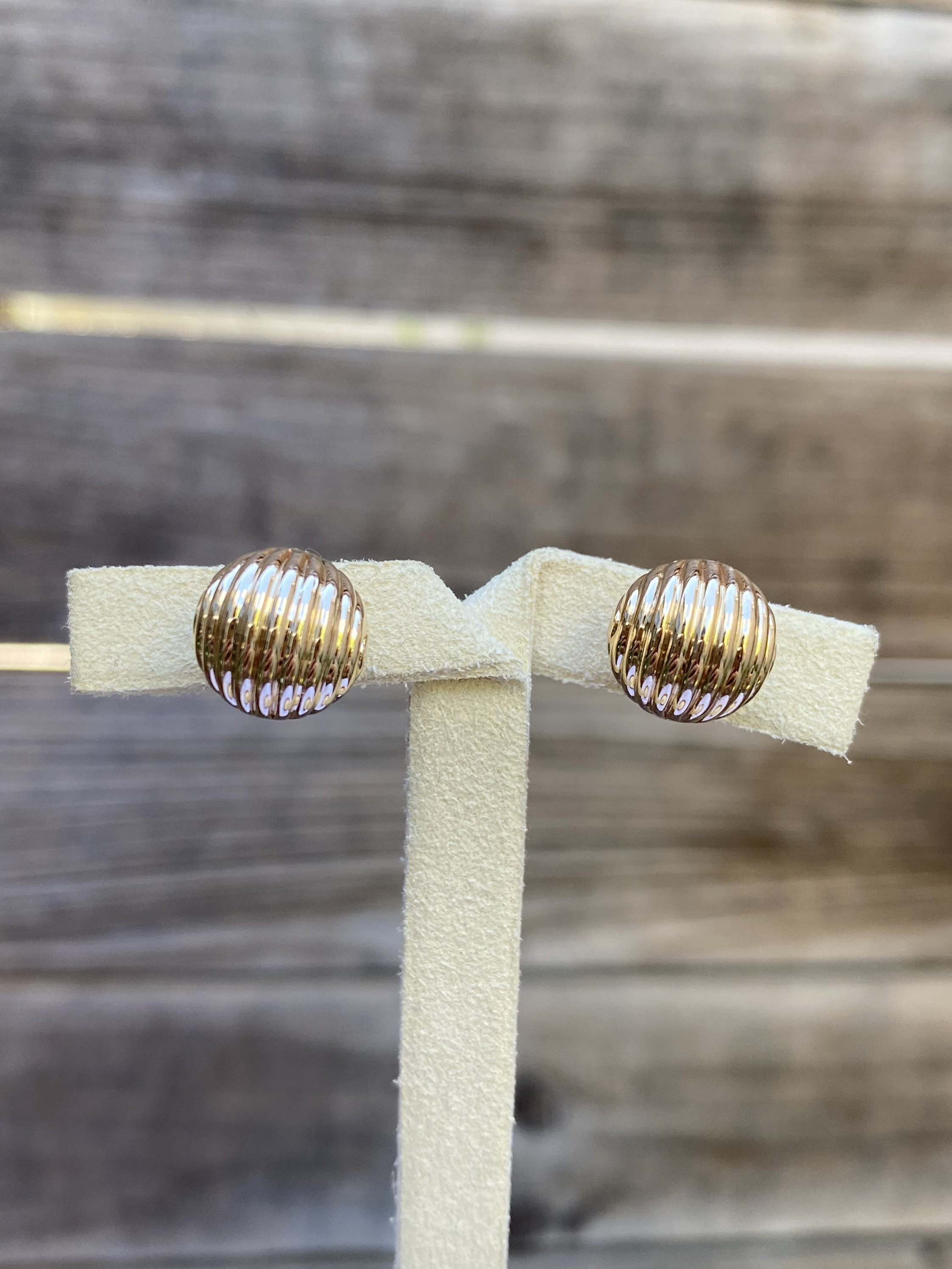 Wholesale estate jewelry deals