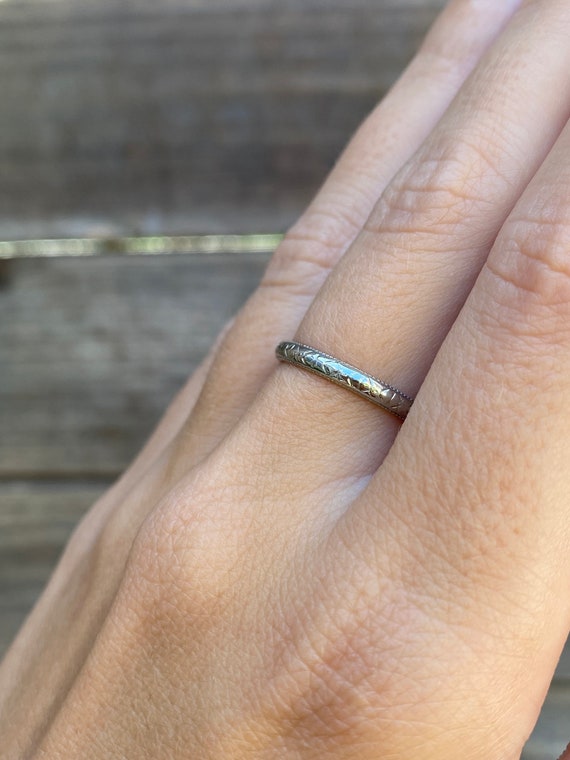 Vintage Solid 18k White Gold Designed Miligrain R… - image 3