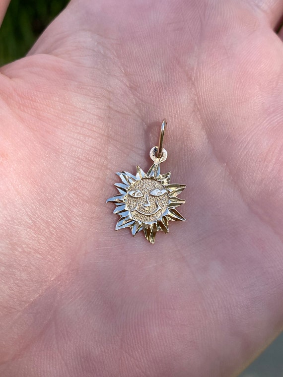 Vintage Solid 14k Yellow Gold Sun Charm - Real Gen