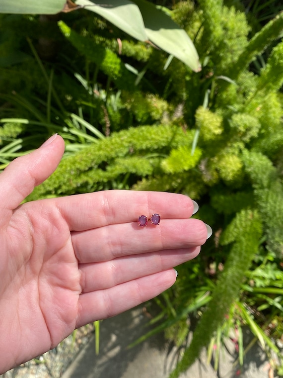 Vintage Solid 18k Yellow Gold Ruby Stud Earrings - image 2