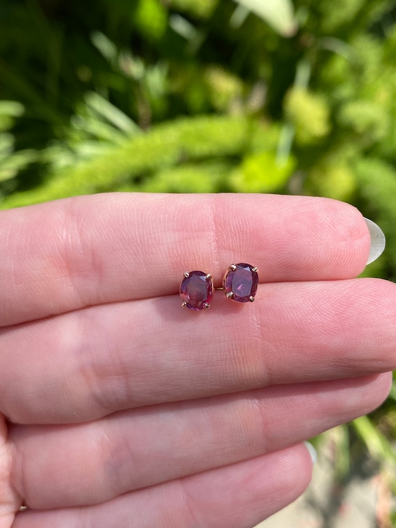 Vintage Solid 18k Yellow Gold Ruby Stud Earrings - image 1