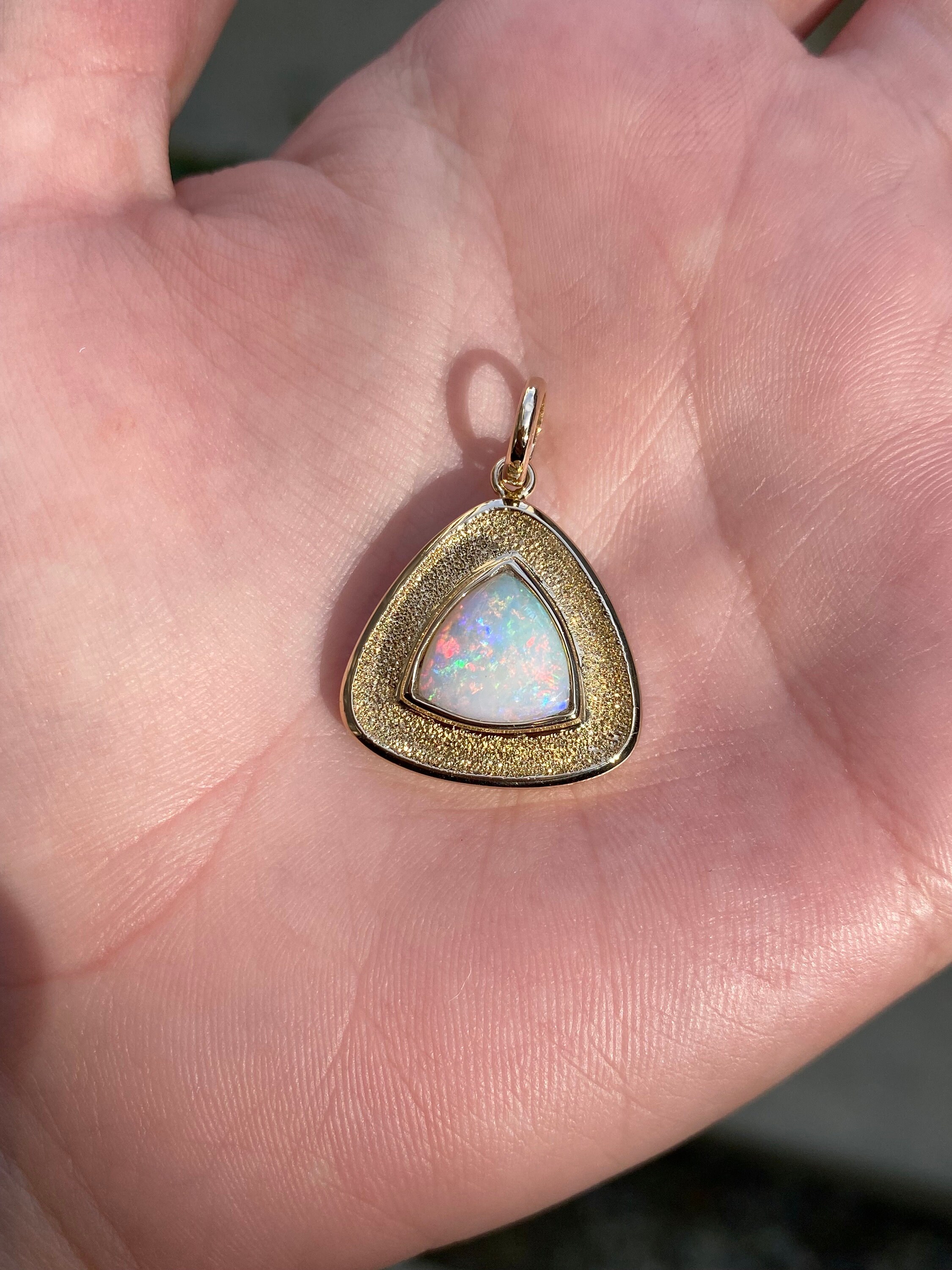 オパール ゴールド オーバルチャーム　14k オパール ゴールド オーバルチャーム14k