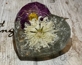 Resin Preserved Flower Heart Memoire- Personalised Free Standing Heart, Keepsake- wedding flower, memorial, 3D floral heart resin, memories