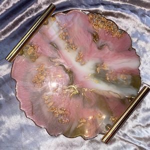 Round Resin Tray- Made to order gift  - serveware-  serving tray- dressing table - geode shaped- tableware -elegant home decor - custom gift