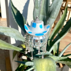 Hellblaue Kuh-Druck-Fransenstrass-weiße Cowgirl Disco Ball Auto hängen Rückspiegel Zubehör Cowboy Disco Ball Trendy Car