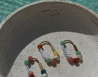 Custom Beaded Carabiner Name Initial Bag Charm l Custom Beaded Carabiner Keychain Gold l Personalized Letter Purse Charm Gift