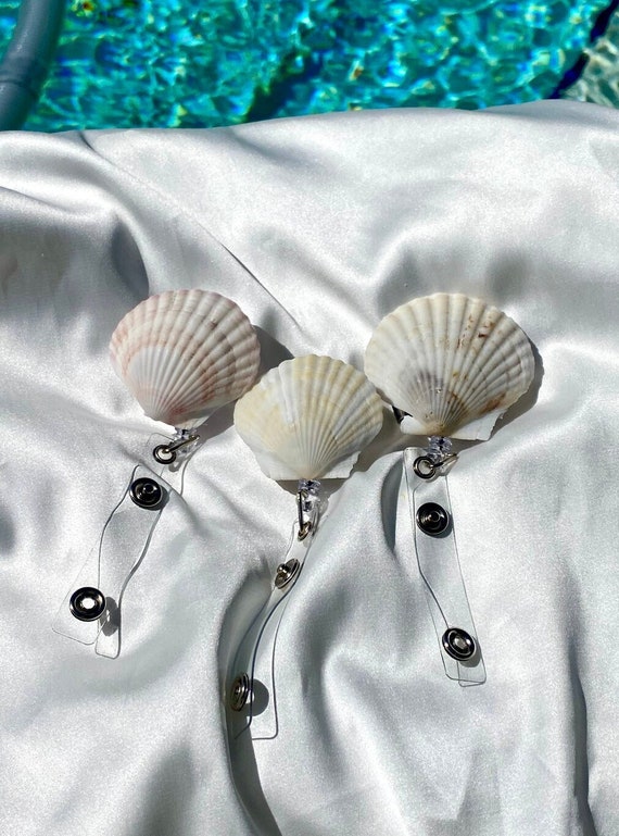 Sea Shell Nurse Health Care Worker Badge l Seashell Fun Badge Reel LPN l Badge Reel CNA l Unique Badge Reel l Beachy Badge Reel l Shell