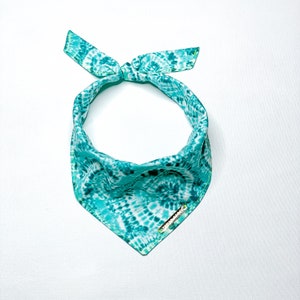 Tie dye Dog Bandana // Aqua, Teal, Blue, Green // Neon Bandana // Pet Bandana // Scarf // Matching Scrunchie
