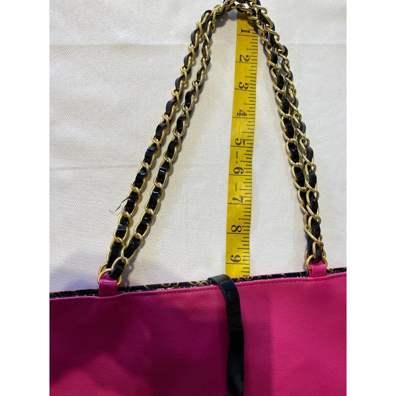 vintage Juicy Couture grand fourre-tout en similicuir verni rose vif et noir, grande chaîne avec anses, sac à main image 7