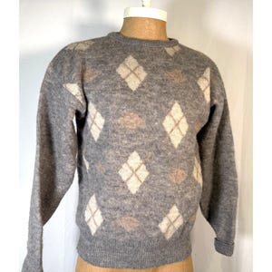 Vintage Pendleton Made in USA Gray Virgin Wool Argyle Diamond Print Men&#39;s Pullover Sz M