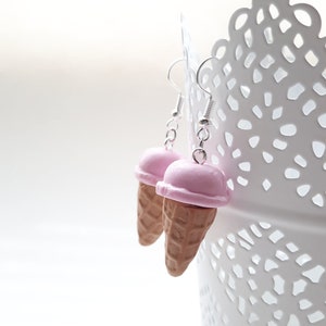 Eiswaffel Ohrringe Eishörnchen Eisohrringe Icecreamearrings Polymer Clay Miniatur mini Sommerohrringe