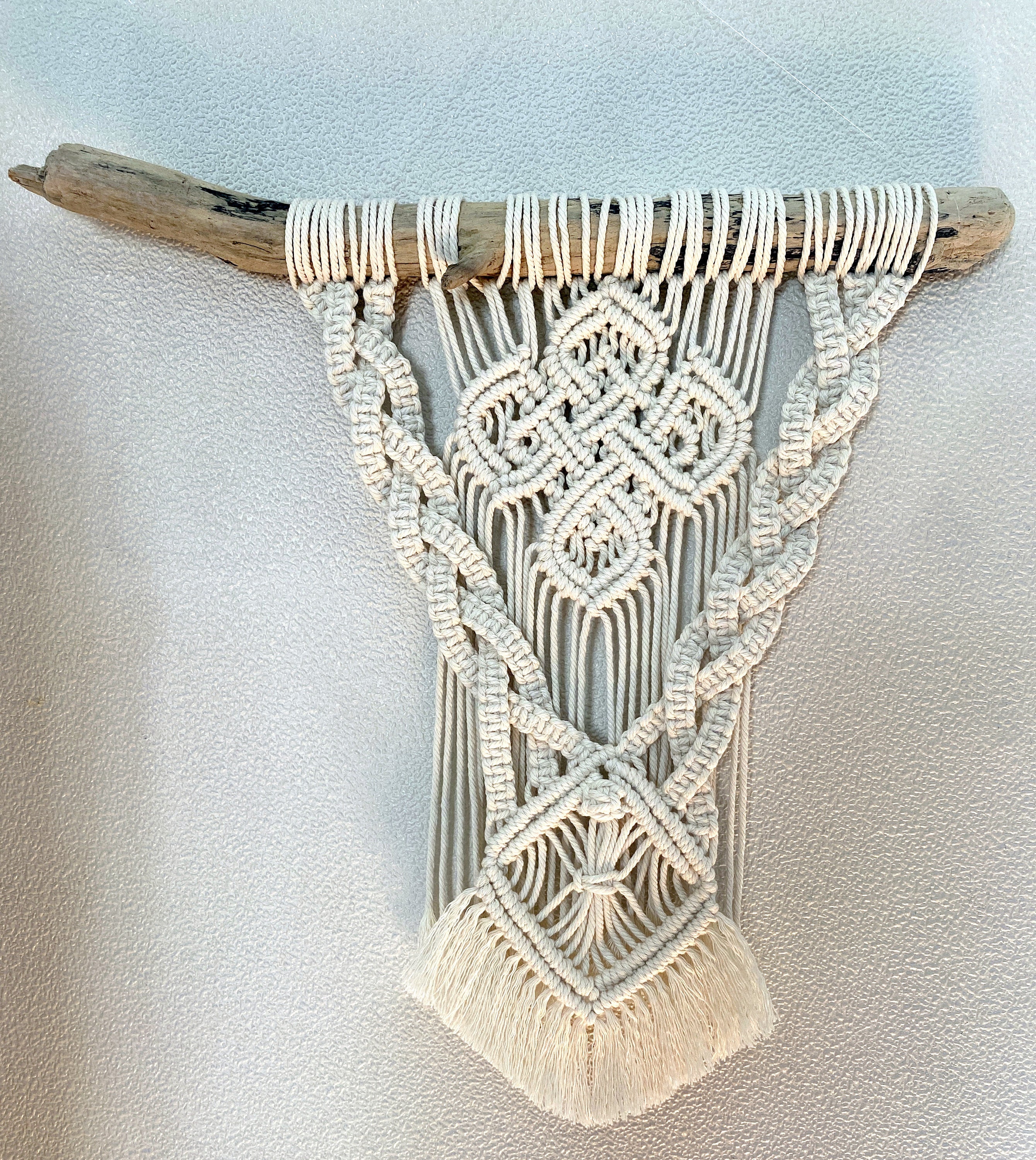 Création Murale Macramé - Triangles Entremêlés