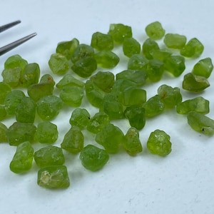 Rough Peridot (American) 6-8mm Raw Gemstones Sold in Lots of 10 to 100 - For Gemstone Faceting, Jewellery Making & Healing