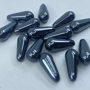 20 Pieces of Hematite Top Drilled Teardrop Shape Gemstone Beads in 13x5mm for Jewellery Making