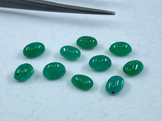 Emerald Cabochon Oval Shape Loose Gemstones in 4x3mm, 5x3mm, 5x4mm & 6x4mm for Jewellery Making