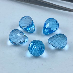 Cuentas de piedras preciosas sueltas de briolette de lágrima medio perforadas facetadas de topacio azul cielo en 8x5 mm, 9x6 mm y 10x7 mm para la fabricación de joyas imagen 1