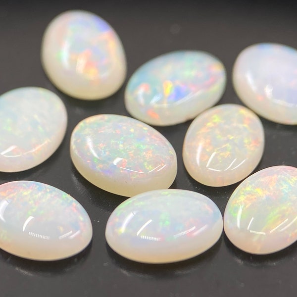 Opale fine naturale (Australia) Pietre preziose sfuse di forma ovale cabochon in dimensioni assortite da 4x3 mm a 18x13 mm per la creazione di gioielli