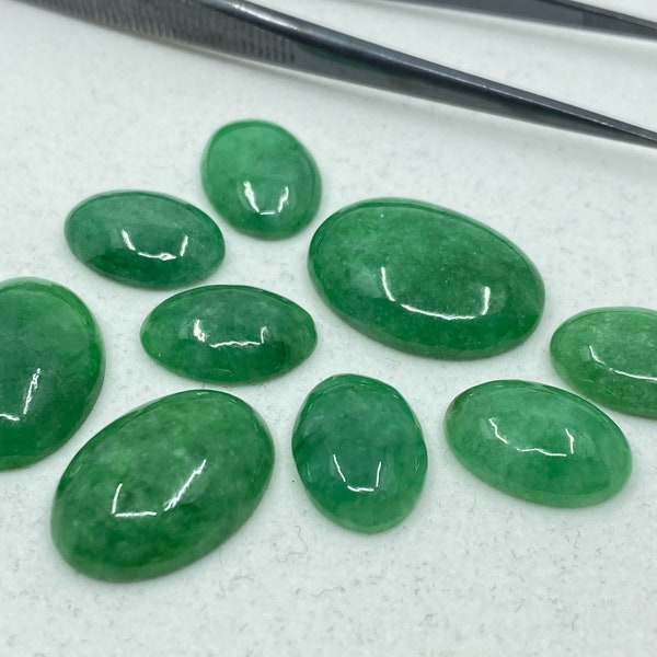 Cabochon en jade teinté/teinté de forme ovale, de pierres précieuses en vrac de 7 x 5 mm à 20 x 15 mm pour la fabrication de bijoux