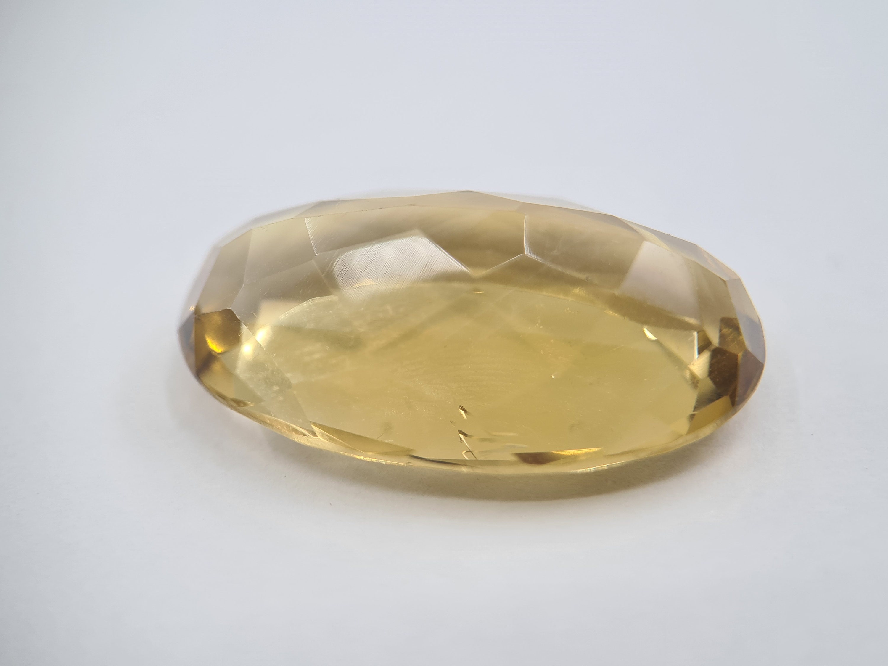 Citrine Naturelle Du Brésil En Forme De Cœur Facetté - 14,19 Carats - Jaune Vif, Transparente