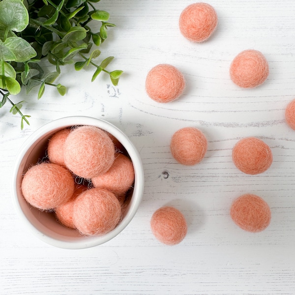 Felt Balls in Peach - Pom Pom's - Wholesale - Bulk - For craft projects -