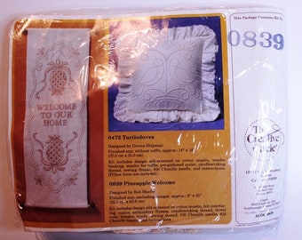 Vintage Creative Circle Pineapple Welcome Kit Embroidery in Original Packaging