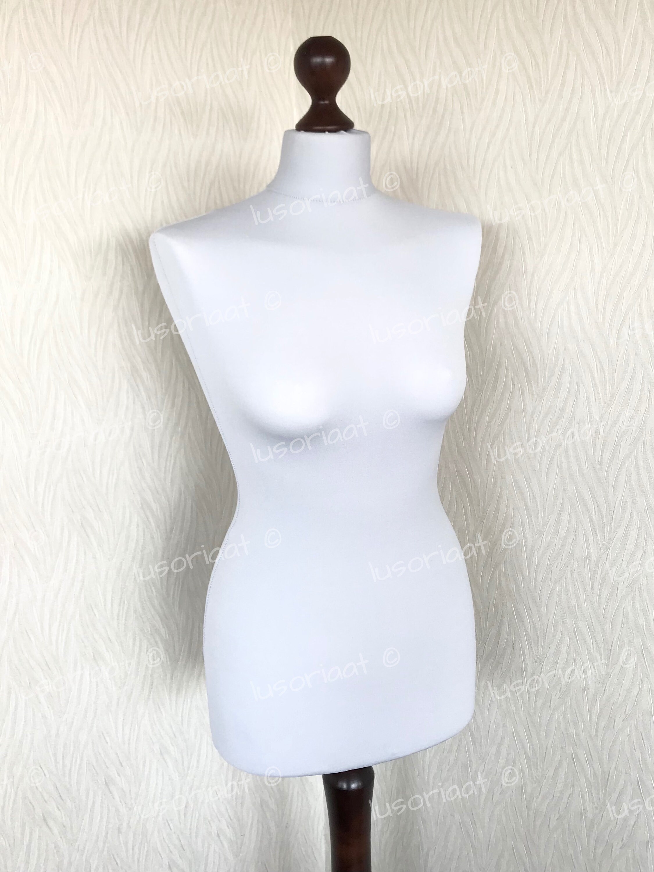 Mannequin De Couture Féminin LUSORIA - Taille L (40/42), Tour Poitrine 96 Cm, Hauteur Réglable, Housse Lavable - Noir/Bois Clair