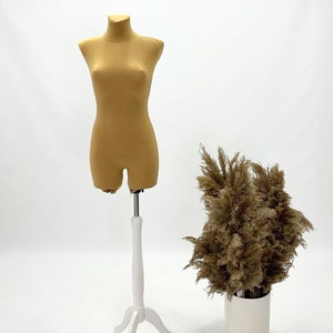 Mannequin vrouwelijk, Paspop, Naaipop vrouwelijk, standaard – wit hout, Paspop voor kledingpresentatie en -ontwerp