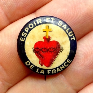 Jesus Sacred Heart. Crown of Thorns. Antique Religious Brooch.