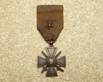 Ｆフランス軍＊１９５３～６３年＊戦闘戦功メダル＊シュバリエ級（実物） il_340x270.6229655409_qdda.jpg