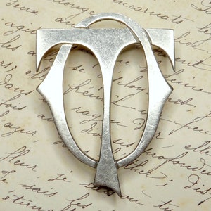 T&O. Broche antigo com monograma grande.