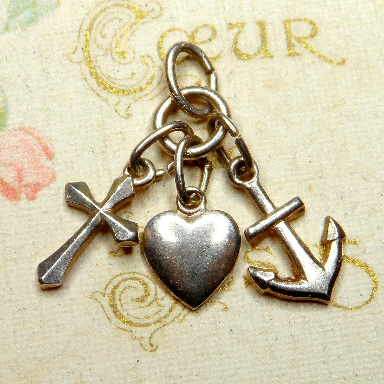 Pendentif Coeur Mauboussin Or jaune 18k oeil de tigre vers 1970