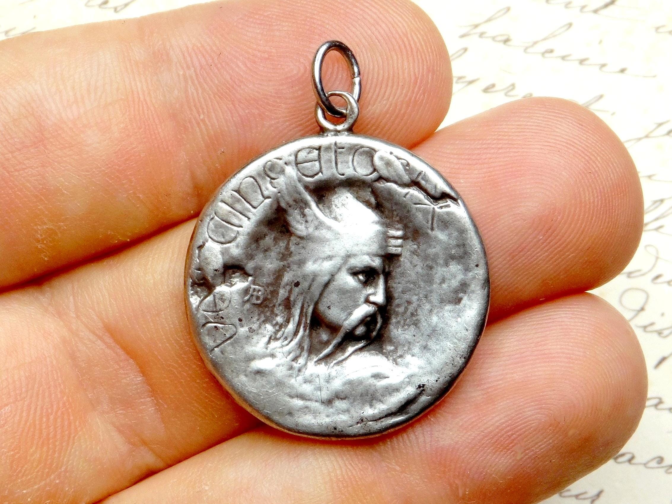 Pendentif Argenté Ancien Vercingétorix – Fin XIXème / Début 1900