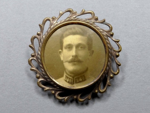 WWI Soldier 249 RI. French, Antique Photo Brooch.… - image 1