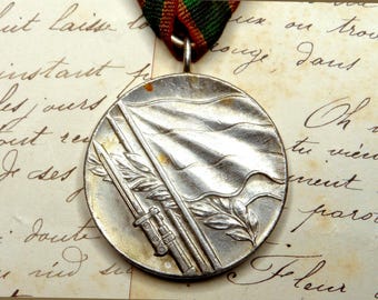 Bulgaria WWII. Medal for Participation in the Patriotic War of 1944 1945. Bayonet.