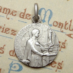 Sint Aloysius Gonzaga. Antieke religieuze zilveren hanger. Medaille door Tricard.