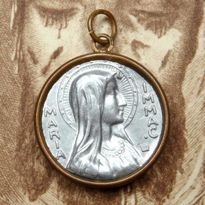 Heilige Maagd Maria. Maria Onbevlekt. Antieke religieuze hanger.