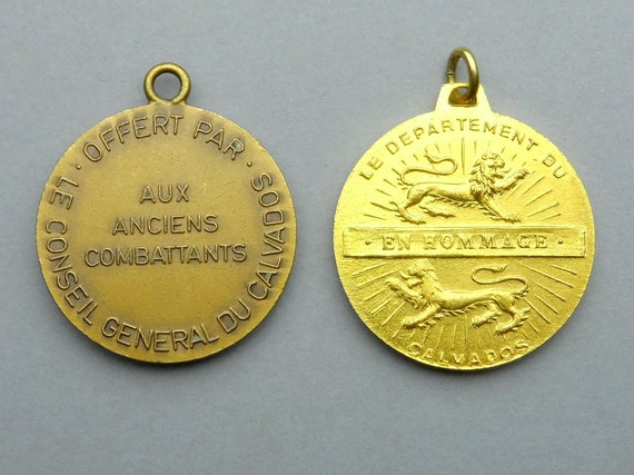 Adrian Helmet, WWI French Patriotic Medal. 1918 -… - image 3