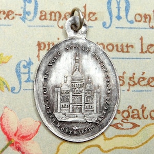 Sacred Heart Basilica, Montmartre, Paris. Travel Souvenir Medal. Antique Pendant.