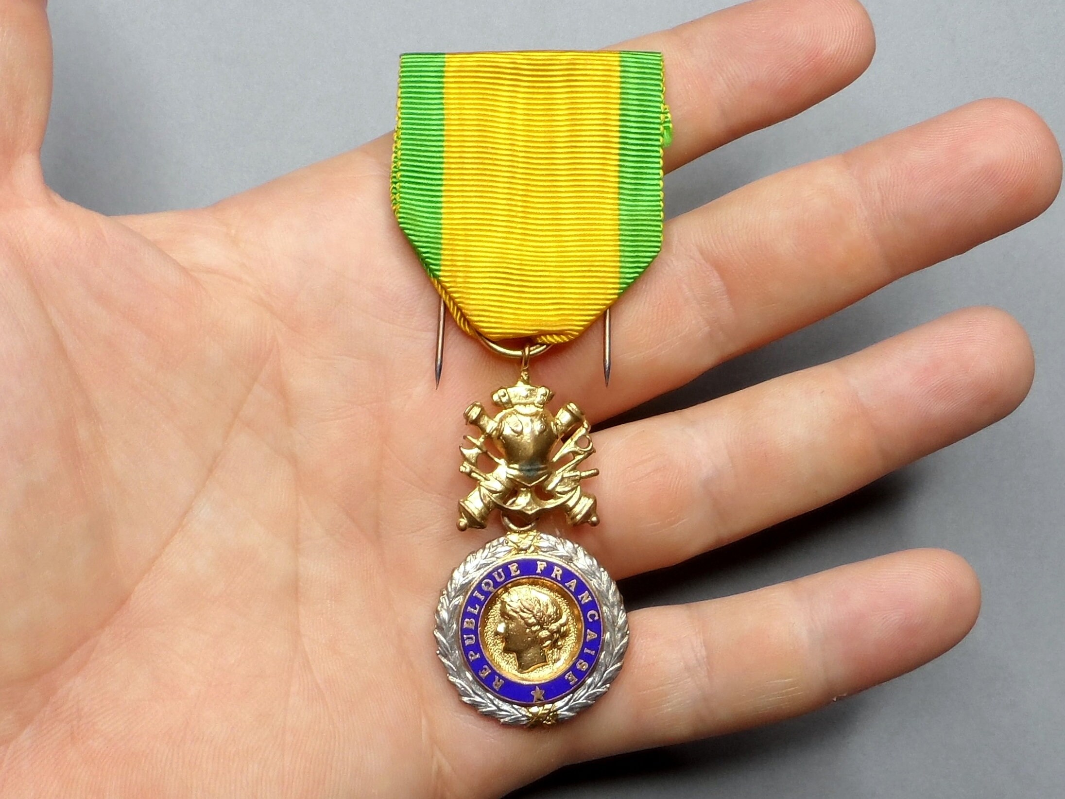 Military Medal. Antique French Medal With Ribbon. 1914 - 1918 Military Medal. Antique French Medal With Ribbon. 1914 - 1918