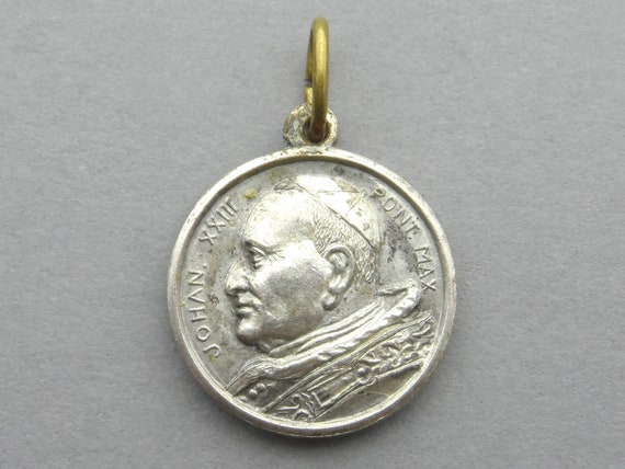 Saint Pope John XXIII. Vintage Religious Pendant.… - image 1