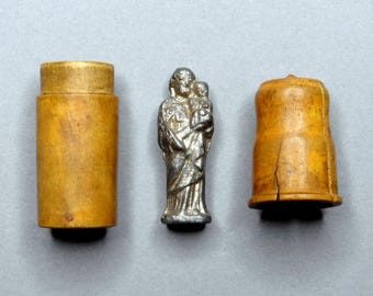 San José y Jesús. Pequeño santuario. Estatua religiosa antigua francesa.