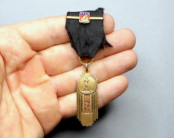 Running 100 km Paris. Coat of Arms Paris. Man. Antique Sport Silver and Enamel Medal. French Ribbon Pendant.