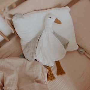 Goose Baby Comforter – Organic Muslin, Soft Toy, Newborn Gift, Sleep Aid