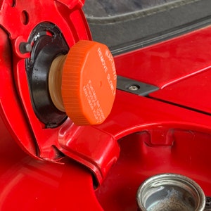 Mazda Miata &#39;90-&#39;05 Gas Cap Fuel Cap Holder